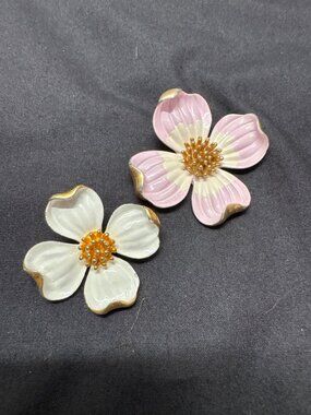 Trifari Dogwood Flower Enamel Brooch Set Pink & White Gold-Tone Accents Vintage